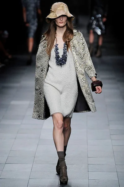 Look 46